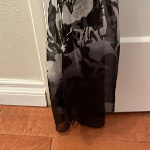 Anne Klein silk scarf - Picture 4 of 7